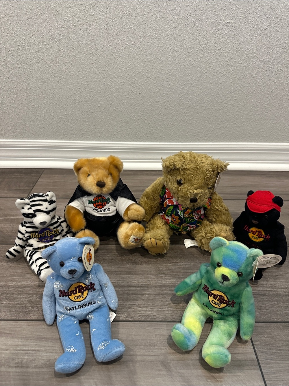 Hard Rock Cafe Multi-Color Kids Beanie Plush Bears Collection
